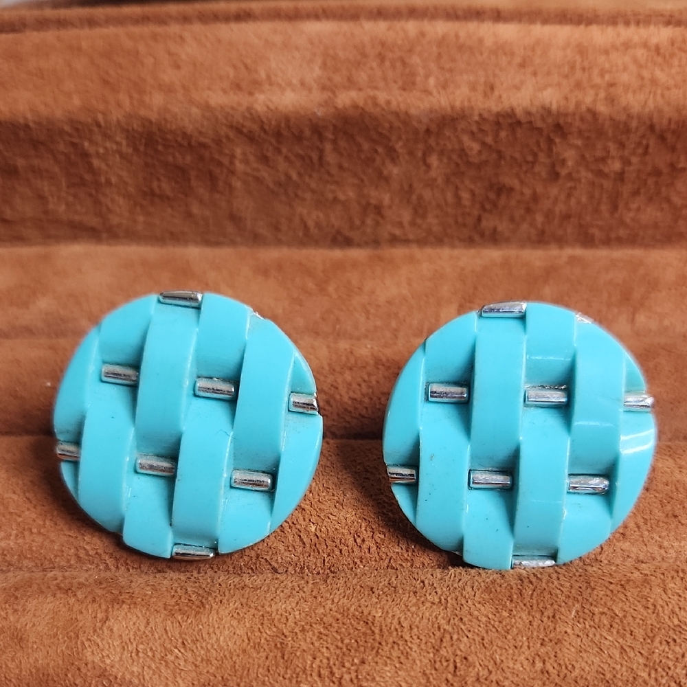 Turquoise Silvertone Woven Plastic Button Clip On Earrings